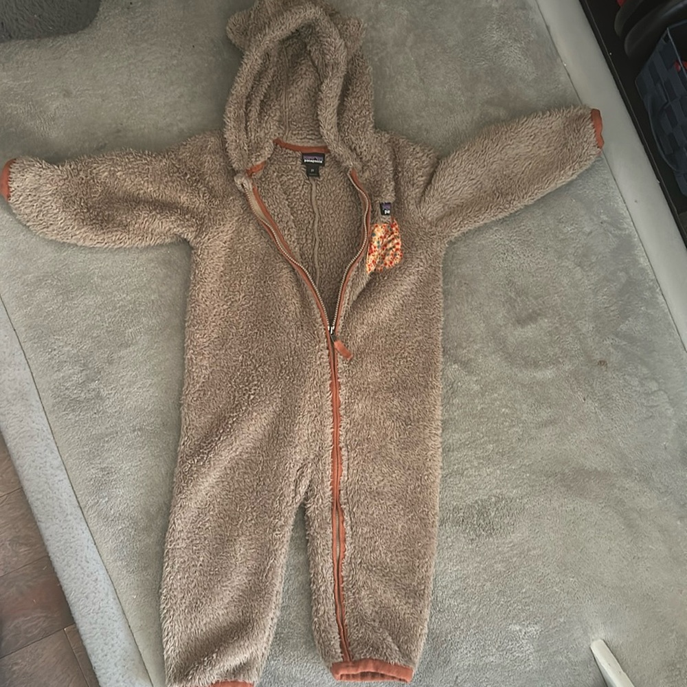 Patagonia snow suit 2T